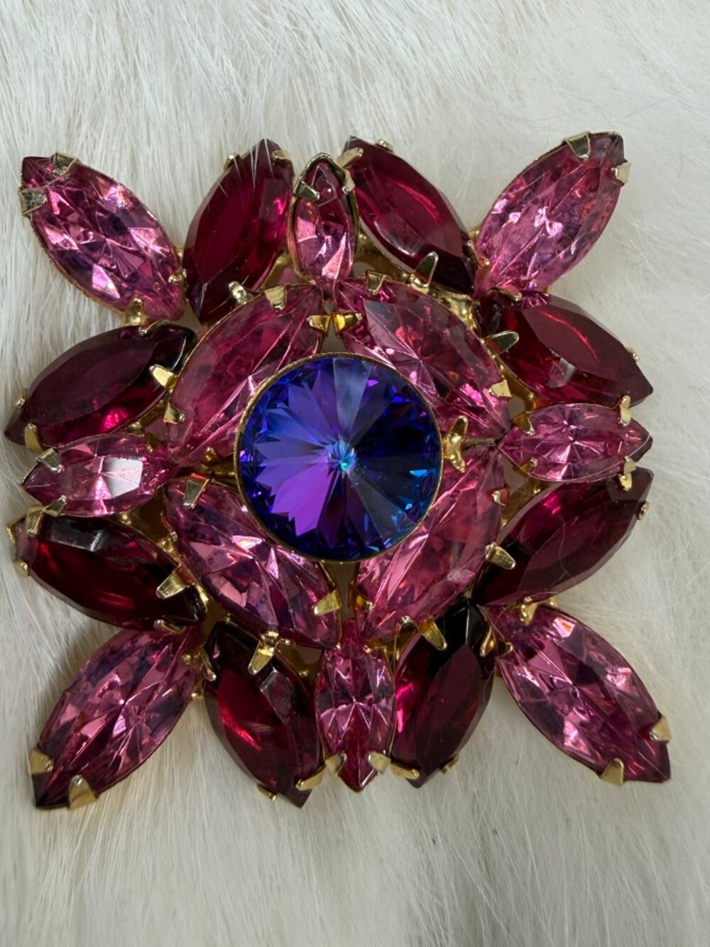 Vintage Blue/Purple Rivoli & Pink Ombre Rhinestone Gold Tone Brooch - Picture 8 of 9